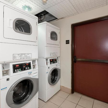Red Roof Inn & Suites Newnan Dış mekan fotoğraf