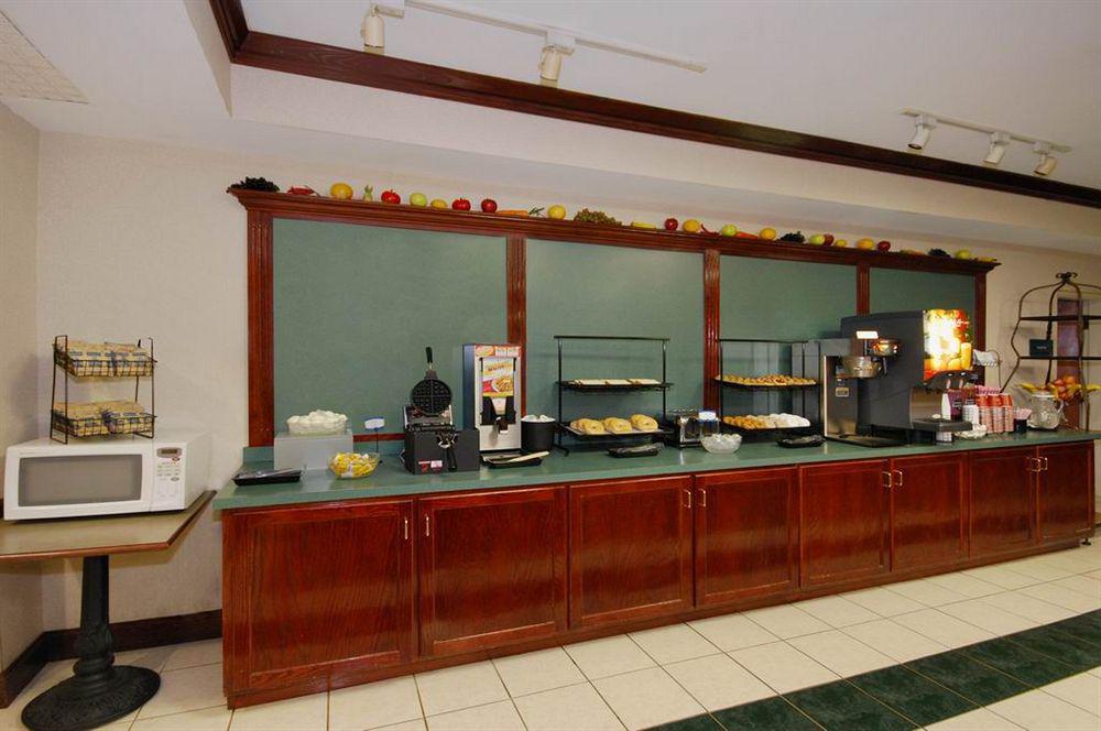 Red Roof Inn & Suites Newnan Dış mekan fotoğraf