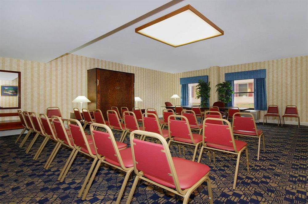 Red Roof Inn & Suites Newnan Dış mekan fotoğraf