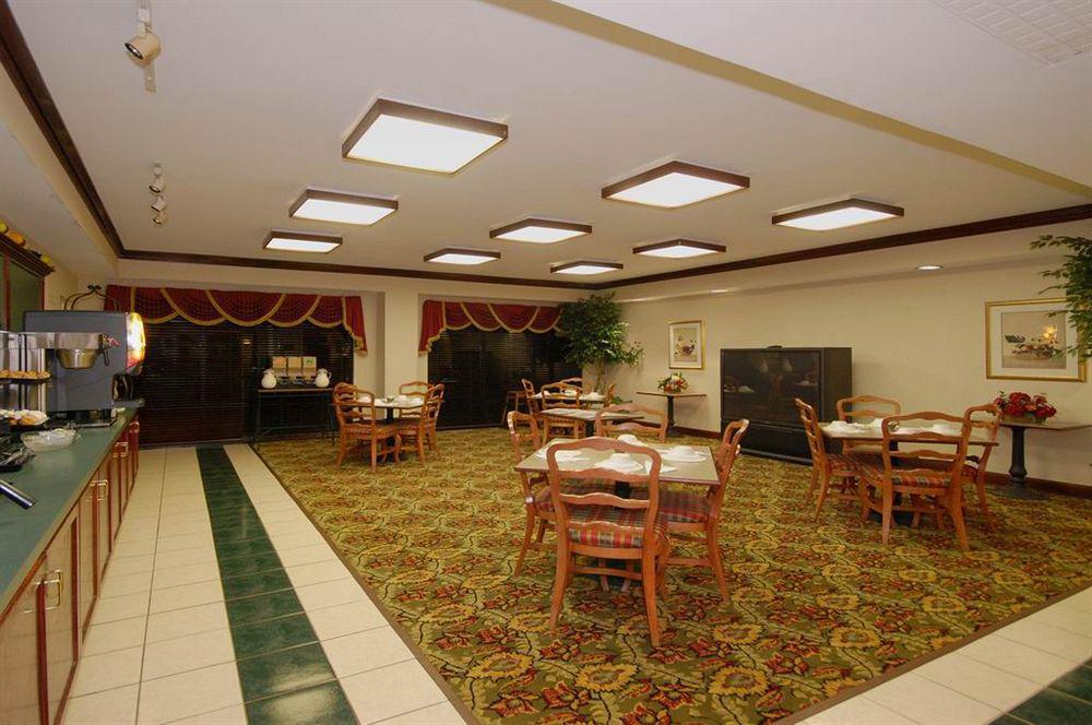 Red Roof Inn & Suites Newnan Dış mekan fotoğraf