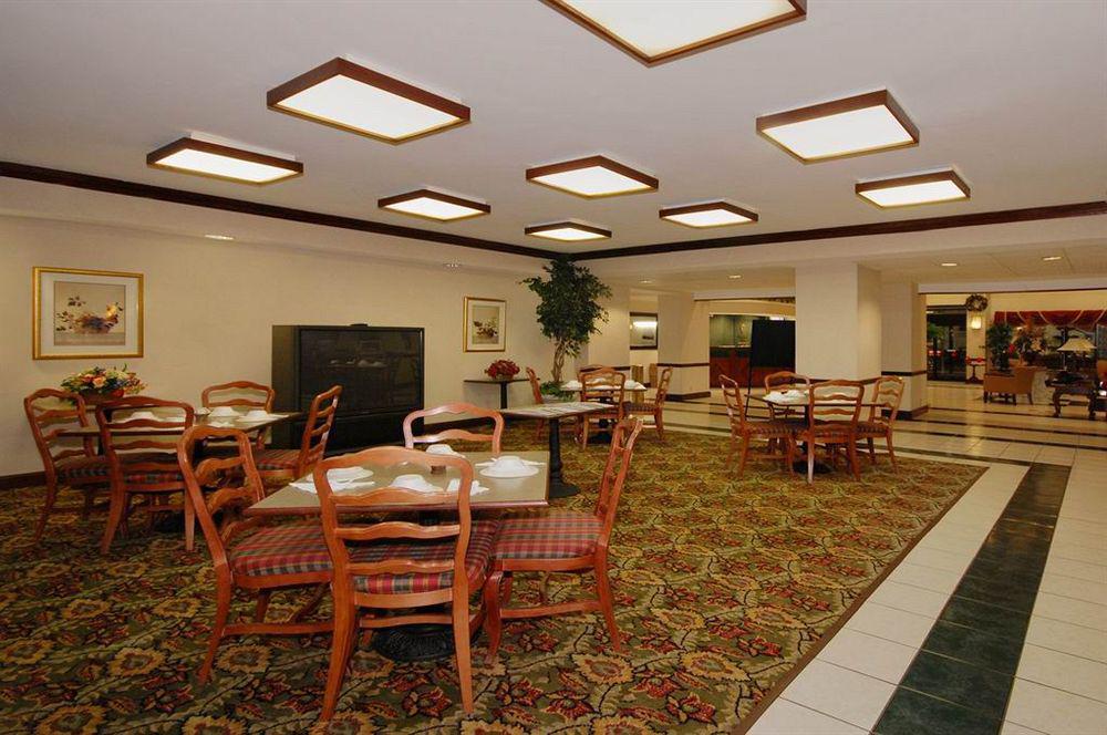 Red Roof Inn & Suites Newnan Dış mekan fotoğraf
