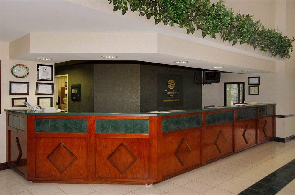 Red Roof Inn & Suites Newnan Dış mekan fotoğraf