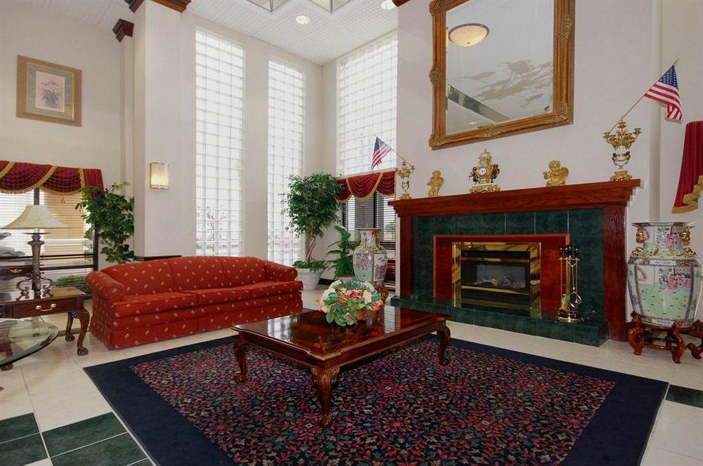 Red Roof Inn & Suites Newnan Dış mekan fotoğraf