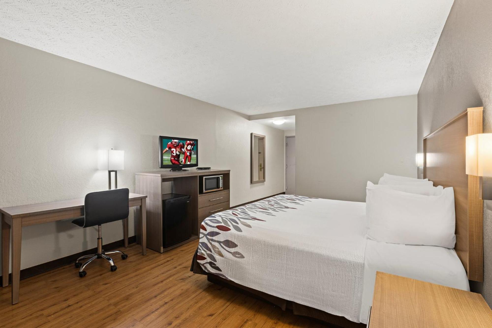 Red Roof Inn & Suites Newnan Dış mekan fotoğraf