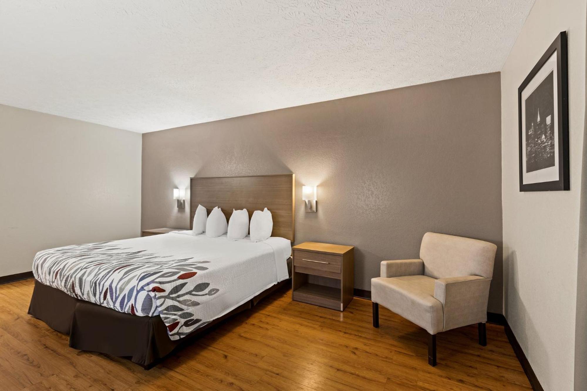 Red Roof Inn & Suites Newnan Dış mekan fotoğraf