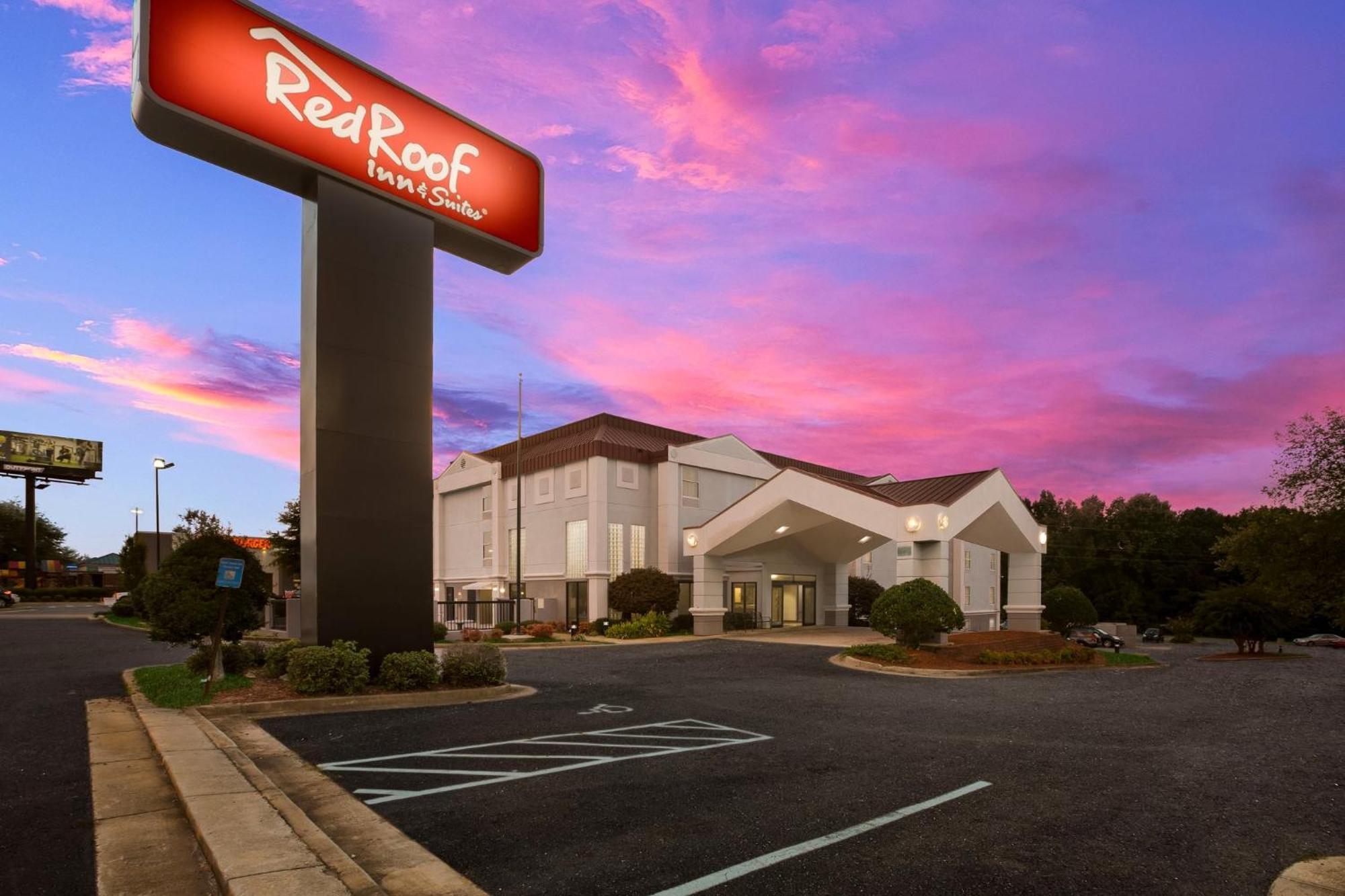 Red Roof Inn & Suites Newnan Dış mekan fotoğraf