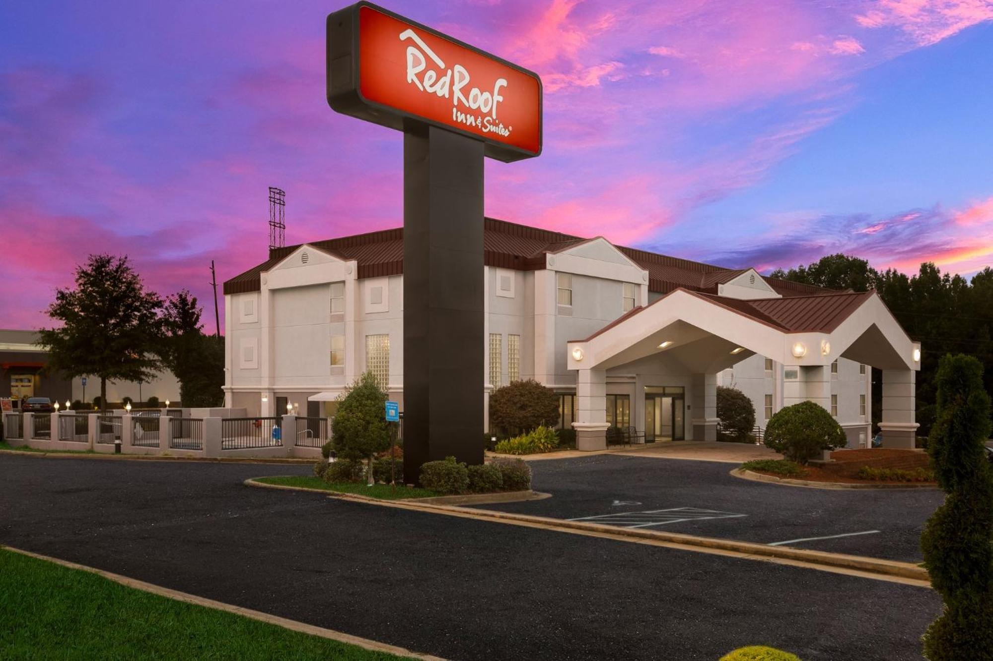 Red Roof Inn & Suites Newnan Dış mekan fotoğraf
