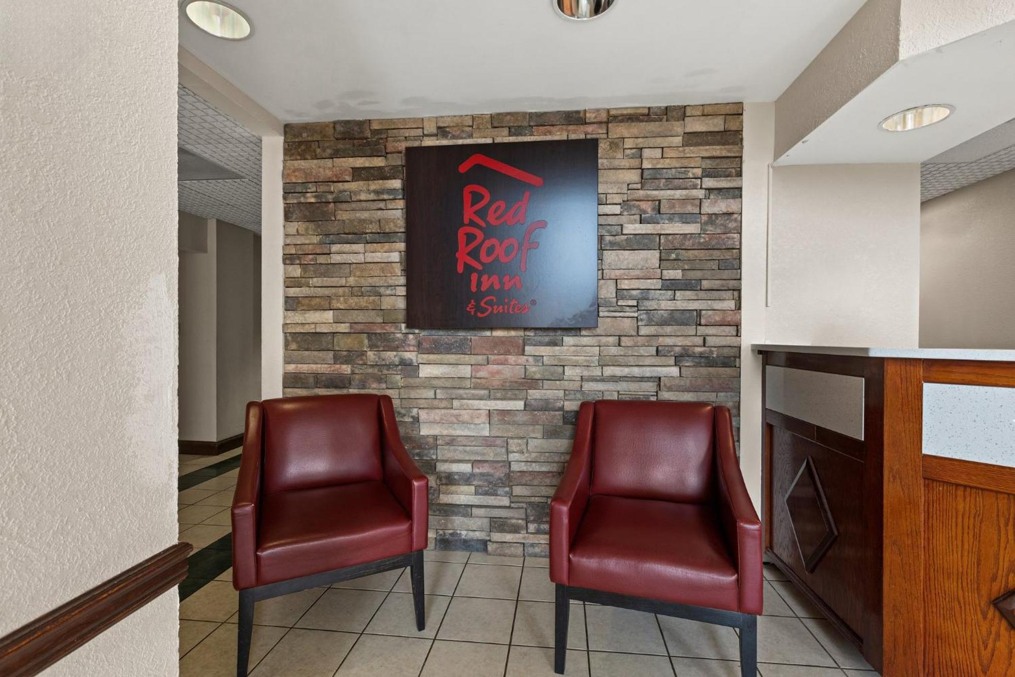 Red Roof Inn & Suites Newnan Dış mekan fotoğraf