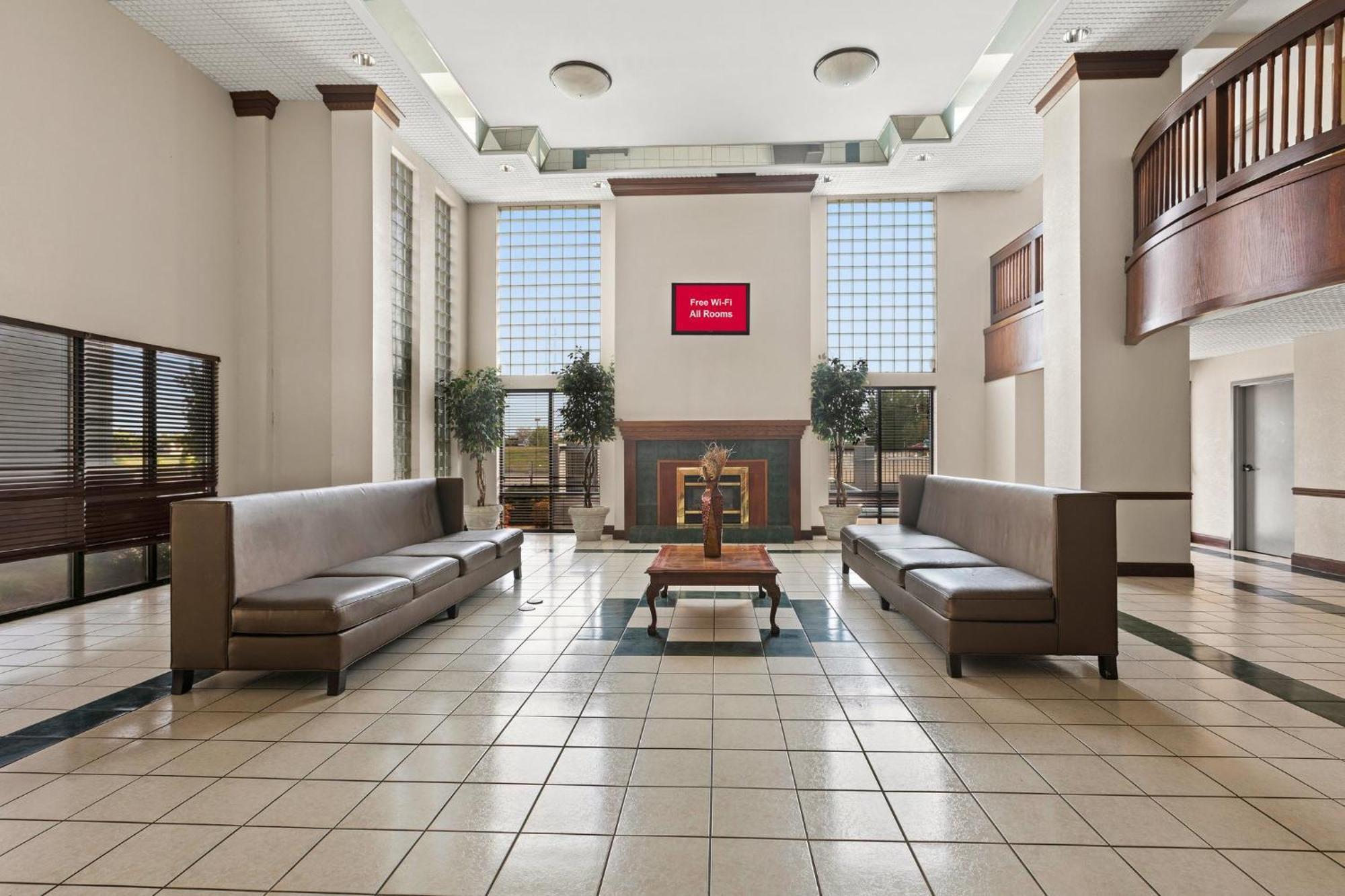 Red Roof Inn & Suites Newnan Dış mekan fotoğraf