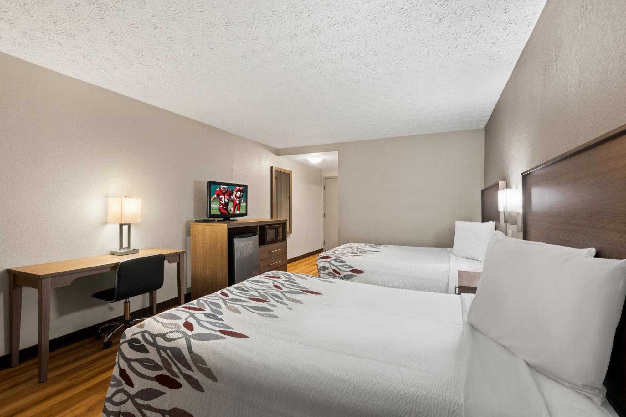 Red Roof Inn & Suites Newnan Dış mekan fotoğraf