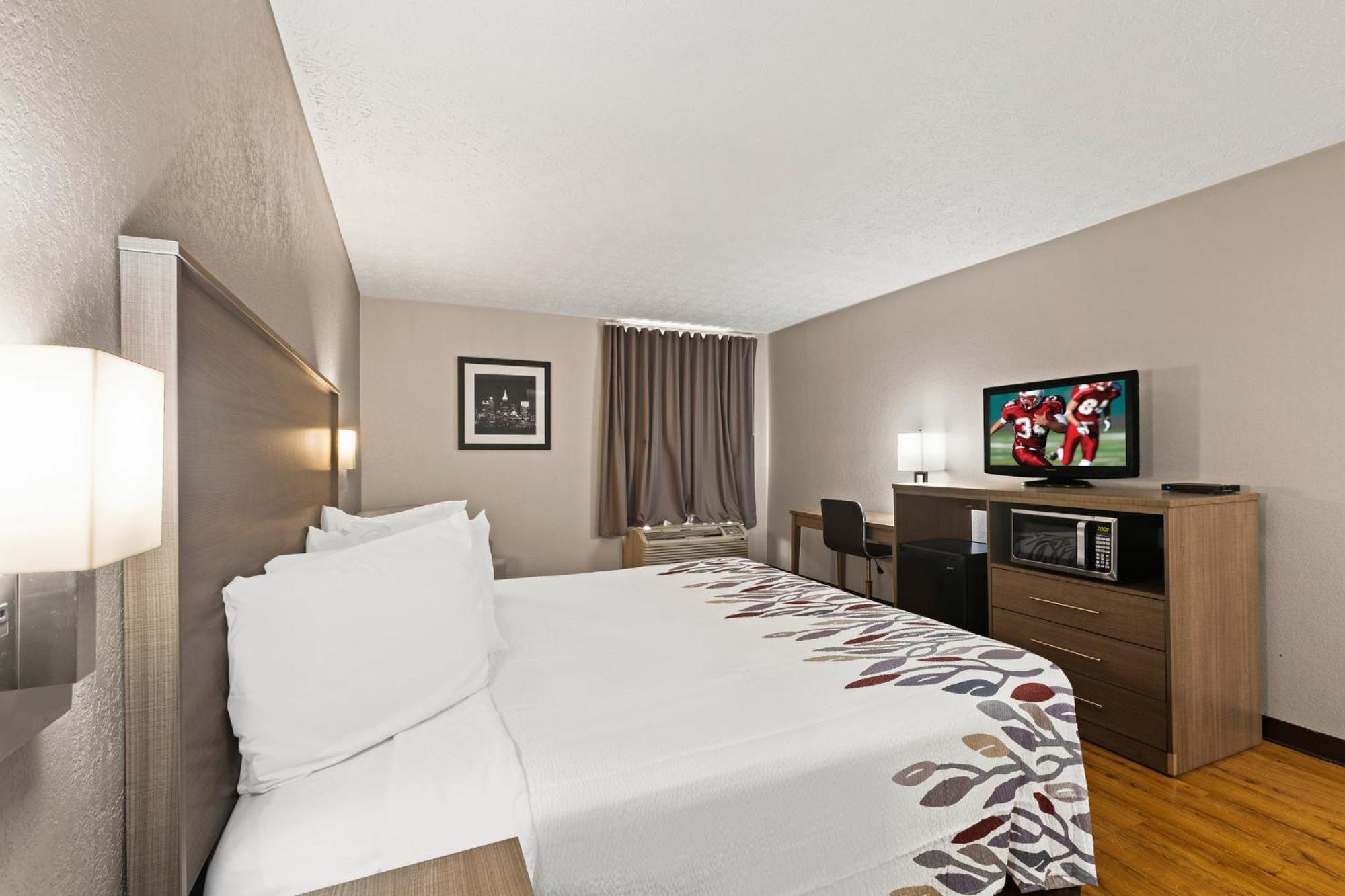 Red Roof Inn & Suites Newnan Dış mekan fotoğraf