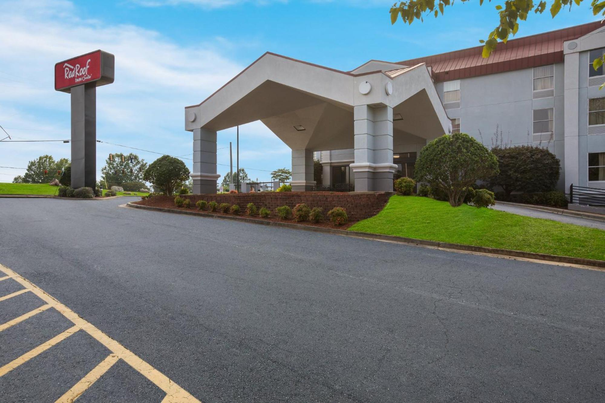 Red Roof Inn & Suites Newnan Dış mekan fotoğraf