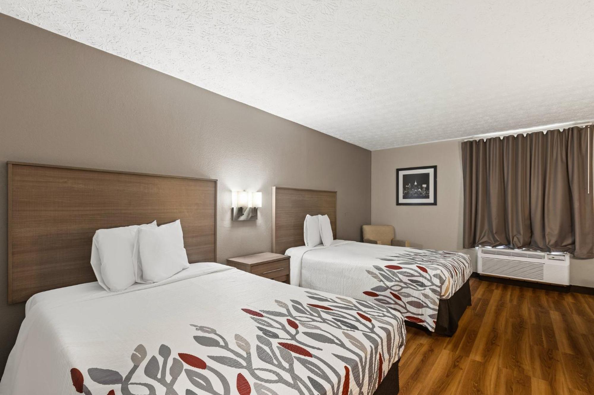 Red Roof Inn & Suites Newnan Dış mekan fotoğraf