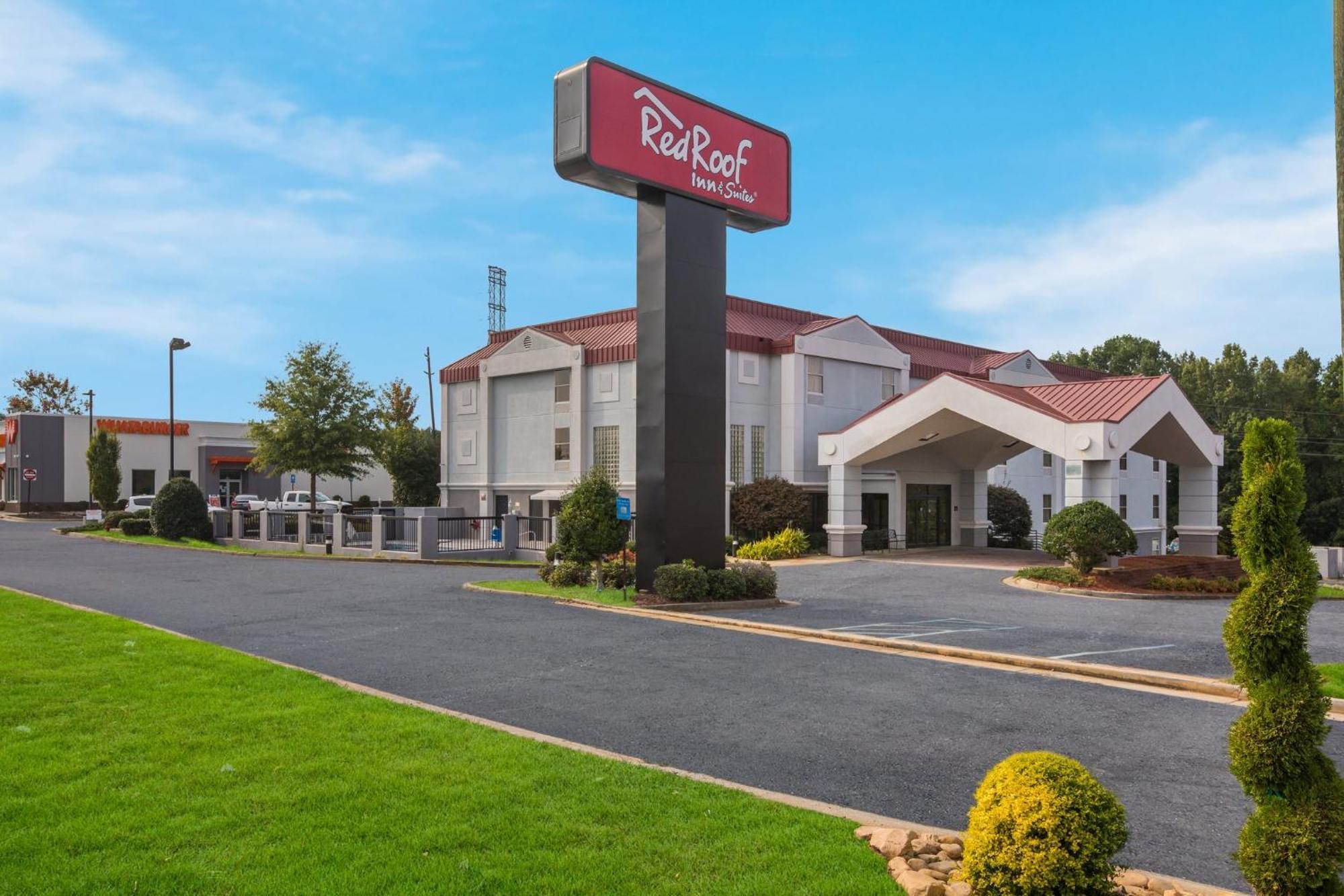 Red Roof Inn & Suites Newnan Dış mekan fotoğraf