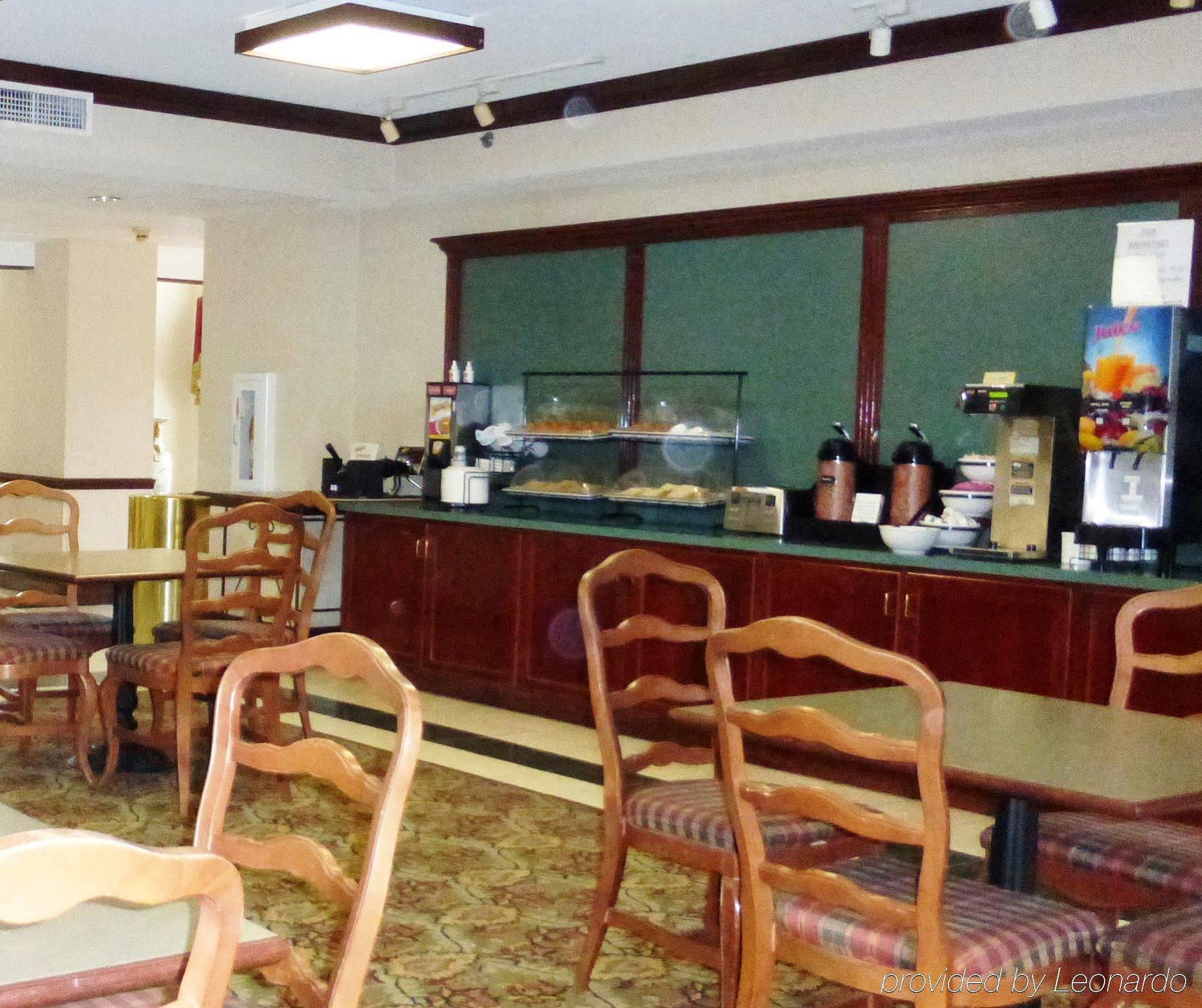 Red Roof Inn & Suites Newnan Dış mekan fotoğraf
