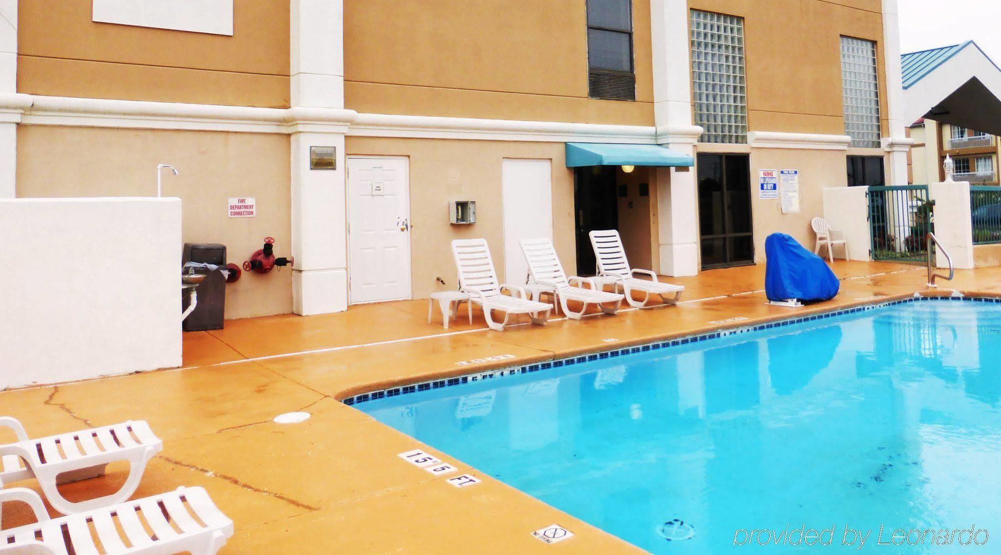 Red Roof Inn & Suites Newnan Dış mekan fotoğraf