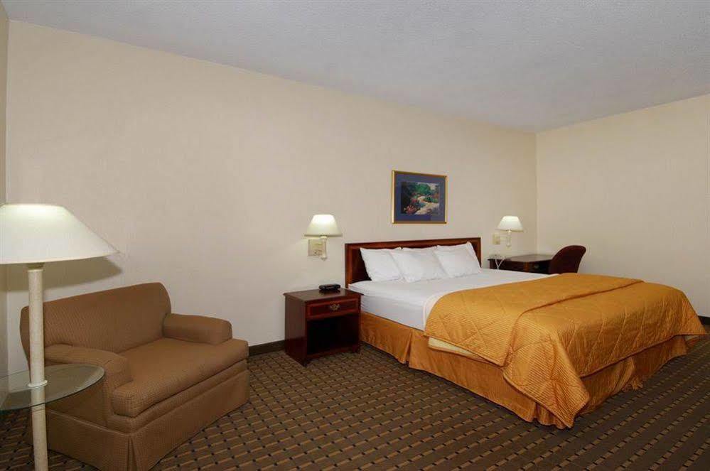 Red Roof Inn & Suites Newnan Dış mekan fotoğraf